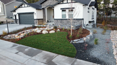 Beautiful Colorado Landscaped yard 